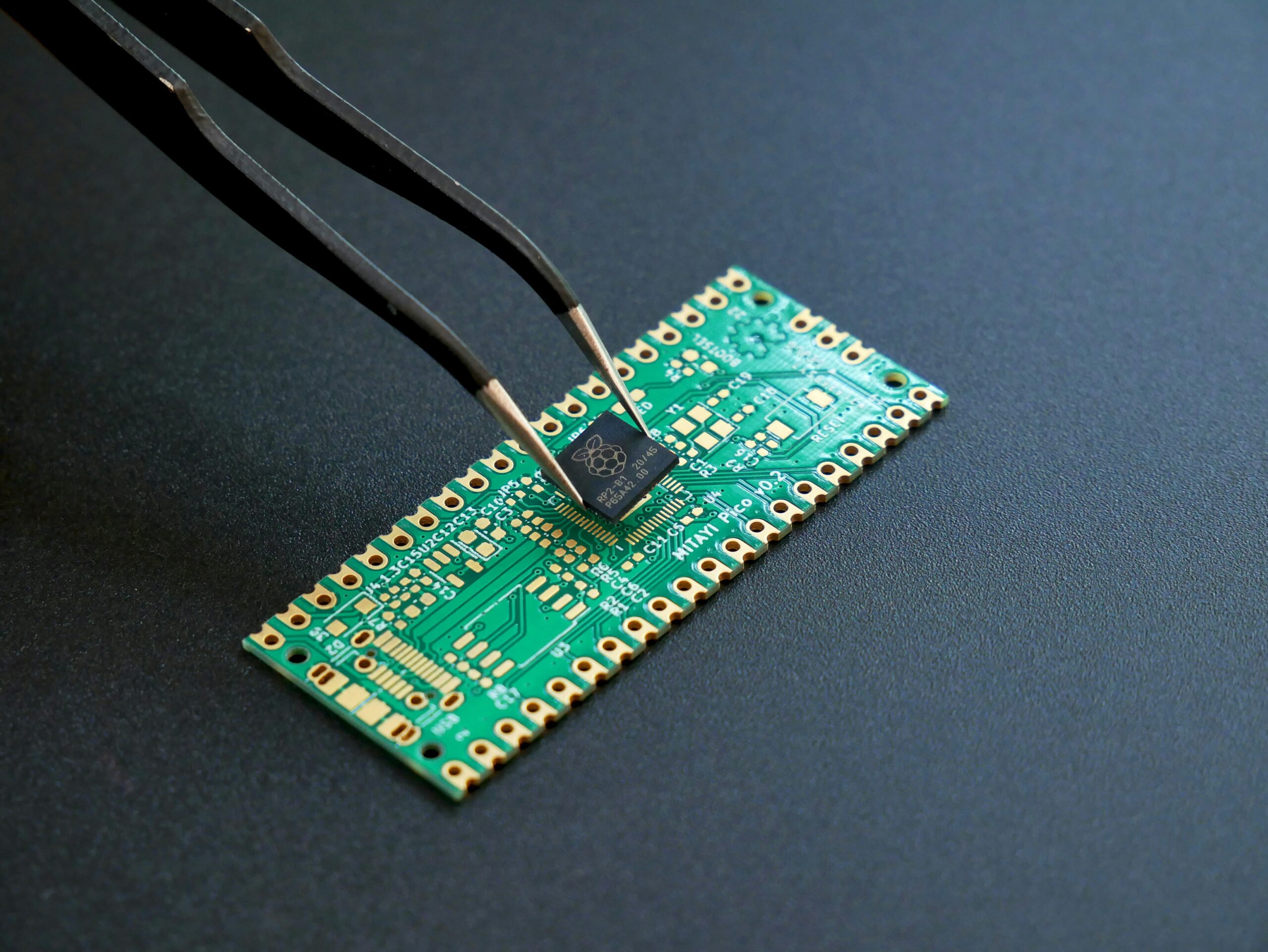 The Evolution of CMP Pad Conditioners: Enabling Next-Gen Semiconductor Manufacturing